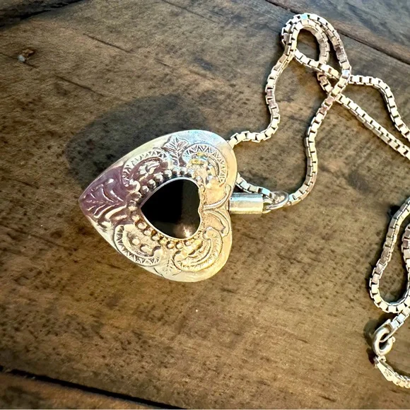 Vintage Silver tone Heart Bottle necklace - Picture 2 of 6